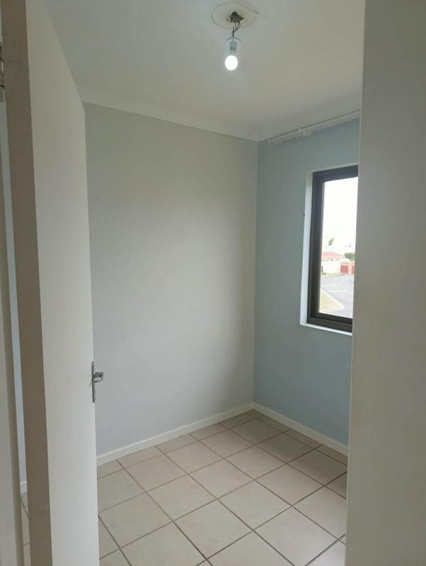 To Let 2 Bedroom Property for Rent in Guldenland Western Cape